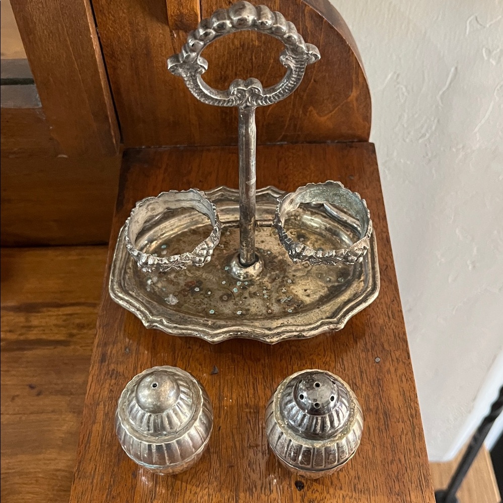 Vintage Silver Plated Salt & Pepper Shakers with Floral Carrying Caddy Holder - Picture 3 of 7